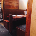 Asagaya Gyokou Chokubaijo - 通路側ののれんを下げてくれるので、ちょっと個室っぽい雰囲気で楽しめます