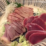 鳥田中 - 写真でも鮮度の良さ＆素材の確かさがわかるお造りです　はつもレバーもねっとり甘くて箸が止まりません