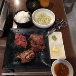 焼肉エンジン - 厚タンセット＋ハラミ＋ロース   ３７４０円