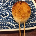 鳥田中 - 密かな好物の長芋です　タレというよりあっさり醤油味なのがまた美味しいです 面取りしてこれだけ影包丁入れて（もちろん両面です）焼いてくれるなんてもう美味しくない訳がない！