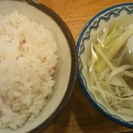 味の牛たん 喜助 発祥の店 - 麦飯・スープ