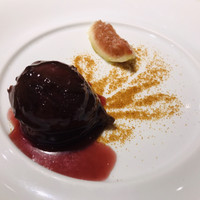フランス料理 ル・クール - 黒イチジクを纏ったフォアグラのコンフィ