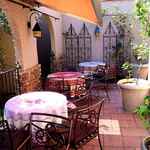 ドゥブルベ・ボレロ 守山本店