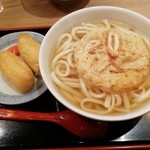 食事処 ニュー因幡 - ごぼう天うどんといなり寿司です。(2018年10月)