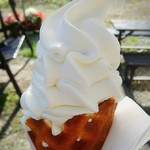 栗駒フーズ - 毎日手焼きワッフルソフトは350円でした