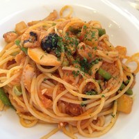 ソプラアクア - 魚介トマト煮とインゲングリーンピースのペスカトーレ