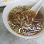 中華料理　松楽 - チャーハンスープは醤油がいいな～。最近凝ったの多いから