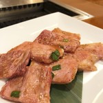 桔梗苑 - 『和牛スジロース　たれ』￥690円　　歯ごたえのある食感です。お肉の旨みもあり値段もリーズナブルなのでオススメです。