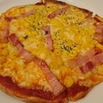 SU！SU！ ITALIAN DINING - コーンとベーコンのピザ