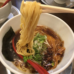 麺屋 燕 - 醤油ラーメン、リフトアップ