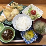 天ぷら・一品 天せい - 天ぷら定食 ¥1.000なり。サックサクで美味しかった！！