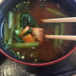 とんかつ とんQ - 厚揚げと小松菜の味噌汁