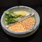 とん唐てん - 黒い親子丼（薬味）