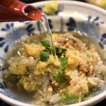 とん唐てん - 黒い親子丼（薬味と出汁を入れて）