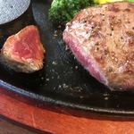 高タンパク&低カロリーの肉料理専門店KikuNiku - 中はレアです