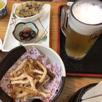 うどん市場 - まんでんがんAセットこれに骨付鳥がつきます。写真のうどんかりんとうはマンガンセットと食べログクーポンを合わせて2人前です。