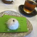 山ばな平八茶屋 - むぎとろ饅頭