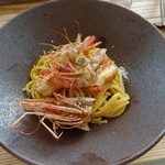 RESTAURANT DAFNE - メイン。エビが主張する。