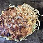 お好み焼 はな - 豚チーズうどん入り(800円)