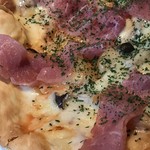 パスタアンドプディング ココロ - 生ハムピザ＠850円