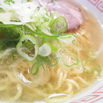 ラーメン ふくや - 塩ラーメン５００円（税込）のスープのアップ【２０１８年１０月】