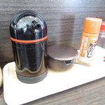 ラーメン ふくや - カウンターの上に【２０１８年１０月】