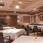 ル・マノアール・ダスティン - 総席数34席の小規模店舗