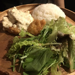 CHICKEN LEG - ぱっとしない見た目なチキン南蛮ランチ♪