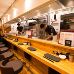 鉄板神社 - 目の前で調理が楽しめるカウンター席!