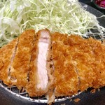 とんかつ新宿 さぼてん - 三元麦豚ロースかつ定食¥1000(税込)…断面
