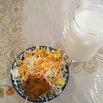 インド･パキスタン料理 ホット・スプーン - サラダ・パコラ・ラッシー