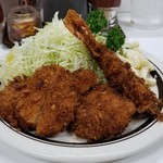 キッチングリーン - ひれかつ&エビフライ定食　1000円。