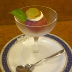 トマト - デザート(ぶどうのシャーベット）。