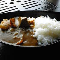 天空焼肉 星遊山 - 牛タンカレー。タンがかなり大きい。