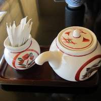 大阪なだ万 - テーブルの備品はこれだけ！