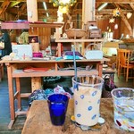 ニーウン・ペツ ガラス美術研究所 - セットドリンク（アイスカフェオレ）450円△100円+税