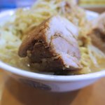 ラーメン荘 歴史を刻め - 豚の厚み