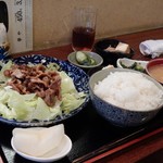 夢や - 「揚げ豚の辛味和え」