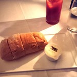 ニューヨーク・グリル - パンもバターも美味しかった～☆