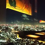 ニューヨーク・グリル - 窓ガラスに店内が写って  なんか素敵な写真☆