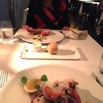 ニューヨーク・グリル - ロブスターを眺めてる私(^o^)