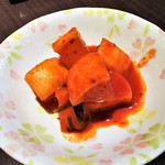 東海苑 - カクテキ。