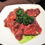 東海苑 - 上ロース。