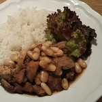 特製！鶏モモと豚肉のスパイス煮込み