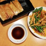 Taiwan Ryouri Momiji - 焼き餃子、ニンニク芽と豚肉炒め