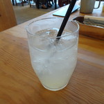 ソルトウォーターテーブル - ライムソーダ