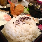 シルビア - このご飯の山！！！ご飯大盛りは無料です(^^)