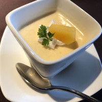 日月火 銀座店 - 【二の膳】デザート_富有柿のヨーグルトパンナコッタ
                2018/10/08(日)訪問