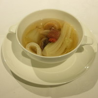 La Saison 筥崎宮迎賓館 - お宝入り 地鶏の澄ましスープ蒸し