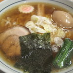 Ajitokoro Musashino - 中華そば。澄んだスープの中に潜むコク